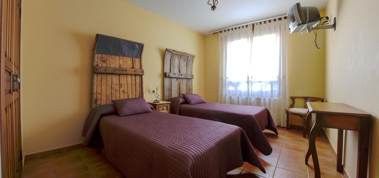 Hotel Tirontillana Dehesa de Cuellar